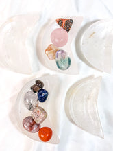 Load image into Gallery viewer, Clear Quartz Moon Bowl