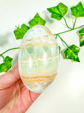 Load image into Gallery viewer, Caribbean Calcite Shiva (CC38)