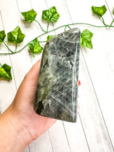 Load image into Gallery viewer, Labradorite Freeform (52i)