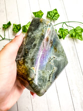 Load image into Gallery viewer, Labradorite Freeform (52i)
