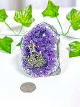 Load image into Gallery viewer, Amethyst Cutbase Pyrite Miner (22K)