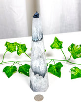 Load image into Gallery viewer, Black Agate Tower (38A)