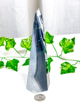 Load image into Gallery viewer, Black Agate Tower (28B)