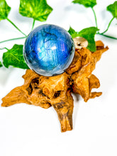 Load image into Gallery viewer, Labradorite Sphere (25D)