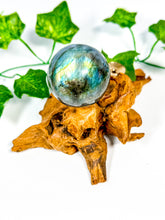 Load image into Gallery viewer, Labradorite Sphere (25i)