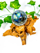 Load image into Gallery viewer, Labradorite Sphere (25i)