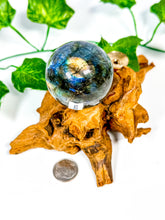 Load image into Gallery viewer, Labradorite Sphere (20D)