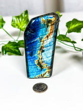 Load image into Gallery viewer, Labradorite Freeform (42B)