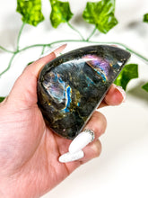 Load image into Gallery viewer, Labradorite Freeform (35A)