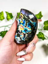 Load image into Gallery viewer, Labradorite Freeform (32B)