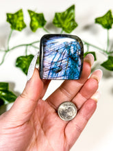 Load image into Gallery viewer, Labradorite Freeform (28A)