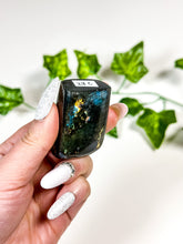 Load image into Gallery viewer, Labradorite Freeform (28C)