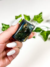 Load image into Gallery viewer, Labradorite Freeform (28C)