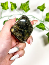 Load image into Gallery viewer, Labradorite Freeform (26A)