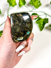 Load image into Gallery viewer, Labradorite Freeform (25A)