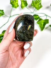 Load image into Gallery viewer, Labradorite Freeform (25A)
