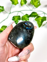 Load image into Gallery viewer, Labradorite Freeform (24A)