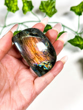 Load image into Gallery viewer, Labradorite Freeform (22A)
