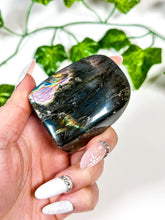 Load image into Gallery viewer, Labradorite Freeform (22B)