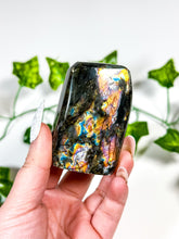Load image into Gallery viewer, Labradorite Freeform (22C)