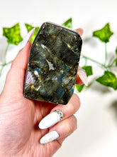Load image into Gallery viewer, Labradorite Freeform (22C)