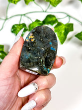Load image into Gallery viewer, Labradorite Freeform (22D)