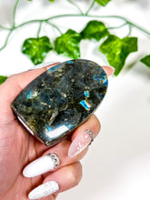Load image into Gallery viewer, Labradorite Freeform (22D)