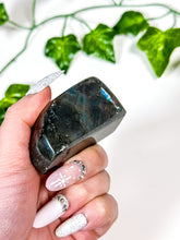 Load image into Gallery viewer, Labradorite Freeform (22E)
