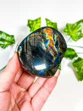 Load image into Gallery viewer, Labradorite Freeform (16B)