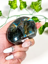 Load image into Gallery viewer, Labradorite Freeform (16B)