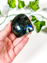 Load image into Gallery viewer, Labradorite Freeform (12A)