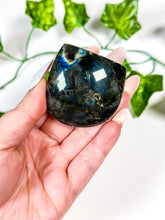 Load image into Gallery viewer, Labradorite Freeform (12A)