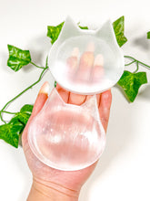 Load image into Gallery viewer, Satin Spar Selenite Cat Bowl (S1)