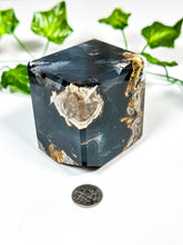 Load image into Gallery viewer, Volcanic Agate Standing Cube (UV) 45C