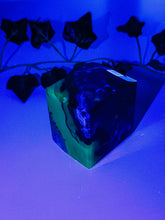 Load image into Gallery viewer, Volcanic Agate Cube (UV) 45B