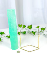 Load image into Gallery viewer, Green Emerald Fluorite Bracelet Stand (120B)
