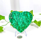 Load image into Gallery viewer, Malachite Heart on Stand (77M)