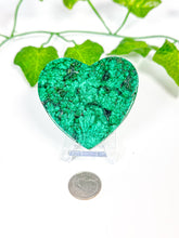 Load image into Gallery viewer, Malachite Heart on Stand (54M)
