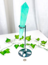 Load image into Gallery viewer, Emerald Fluorite Wand on Stand (98B)