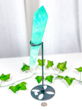 Load image into Gallery viewer, Emerald Fluorite Wand on Stand (88A)