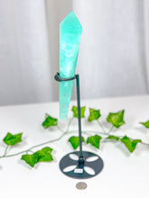 Load image into Gallery viewer, Emerald Fluorite Wand on Stand (82B)