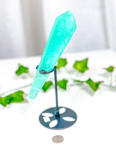 Load image into Gallery viewer, Emerald Fluorite Wand on Stand (62A)