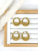 Load image into Gallery viewer, Aster Hoops Earring | Fine Jewelry