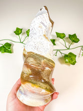 Load image into Gallery viewer, Ocean Jasper Flame (122t)