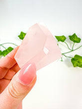 Load image into Gallery viewer, Mozambique Rose Quartz Freeform (HQ28)