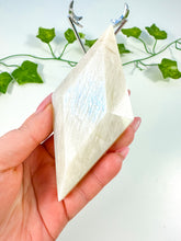 Load image into Gallery viewer, Rainbow Moonstone Diamond on Stand (55Q)