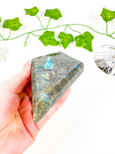 Load image into Gallery viewer, Labradorite Diamond on Stand (50L)