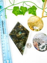 Load image into Gallery viewer, Labradorite Diamond on Stand (49M)