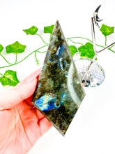 Load image into Gallery viewer, Labradorite Diamond on Stand (46K)
