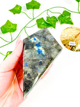 Load image into Gallery viewer, Labradorite Diamond on Stand (44D)